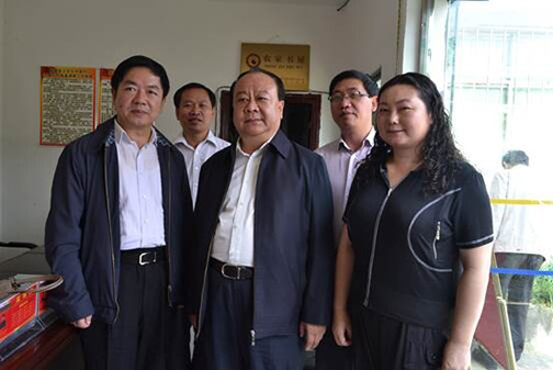 “美丽家乡·走进生态文明新时代”悦读书屋的捐赠仪式9.jpg