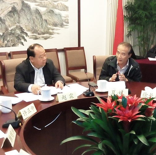 我会组织召开金融界专家学者及相关部门负责人交流金融创新座谈会3.jpg