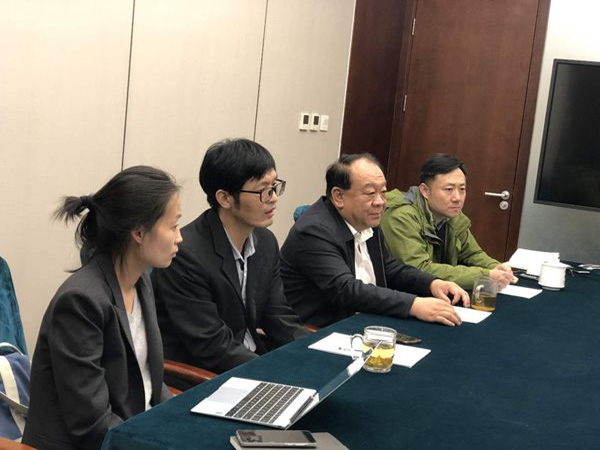 我会领导在京会见韩国SK集团金天日4.jpg