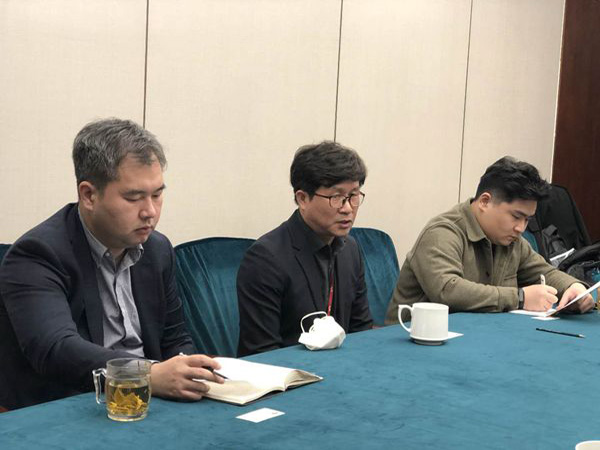 我会领导在京会见韩国SK集团金天日5.jpg