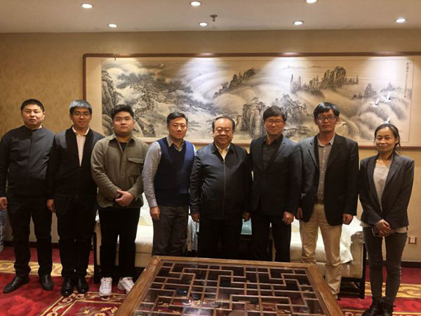 我会领导在京会见韩国SK集团金天日6.jpg